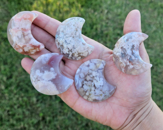 Flower Agate Moon Carving